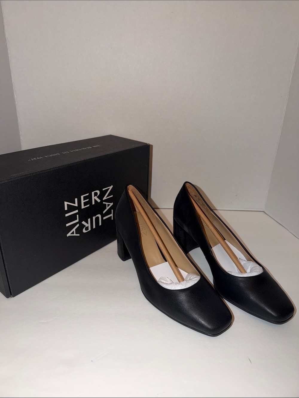Naturalizer Warner Black Mid Block Heel Pumps-Sz 5